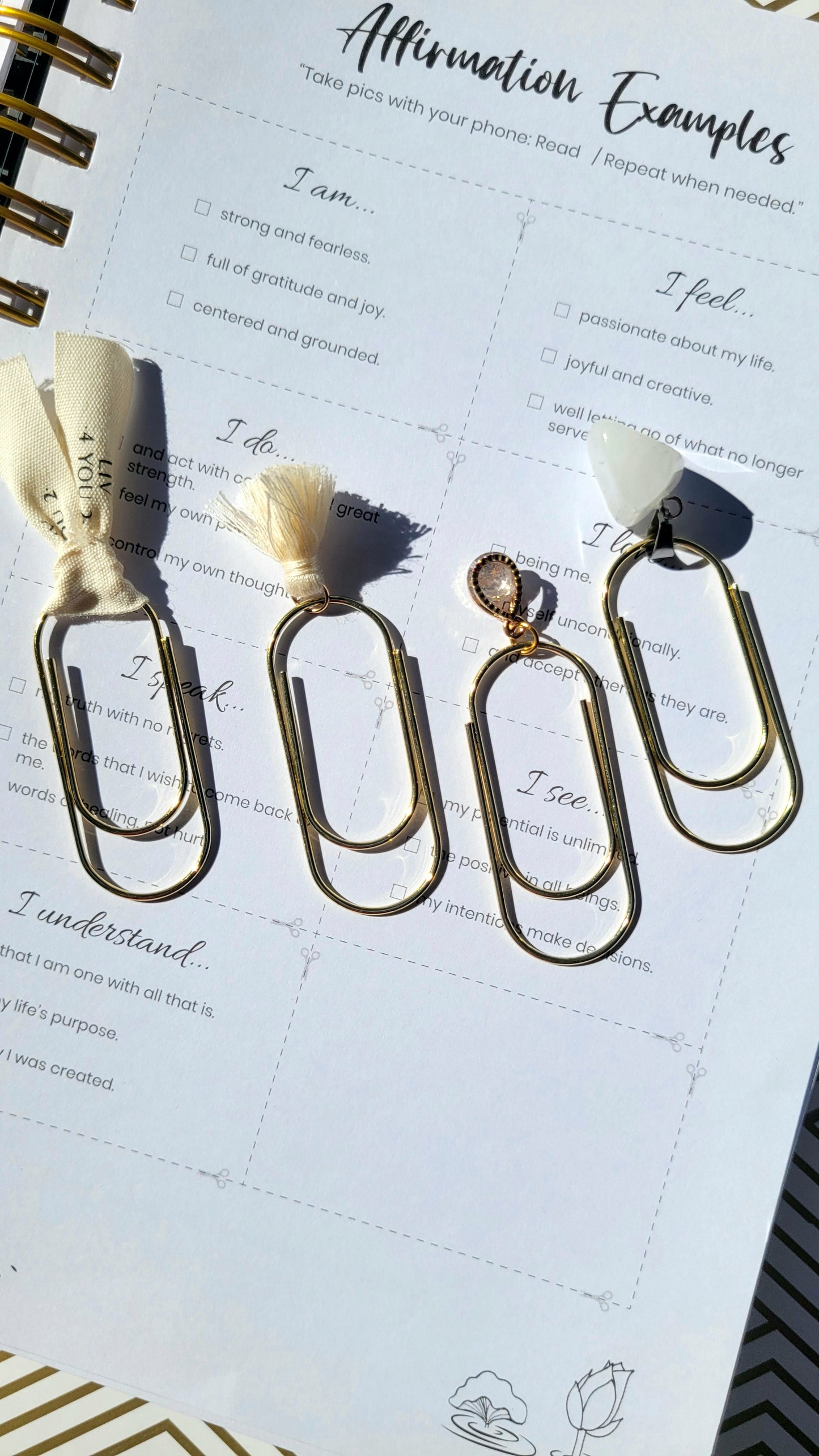 Liv 4 You 2: Jumbo decorative paperclips in gold color on white Affirmation Example page